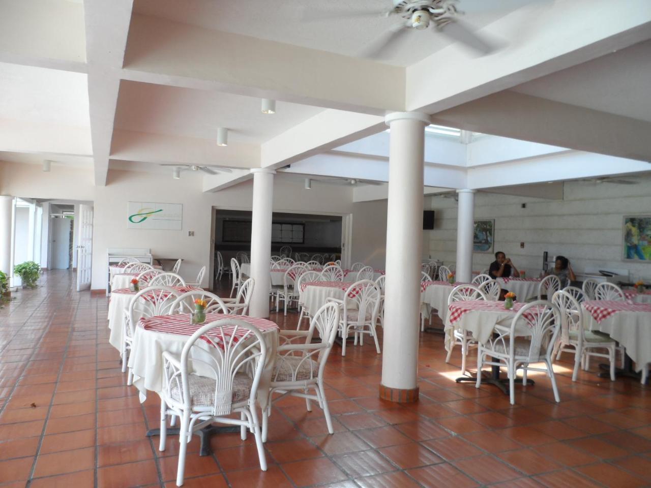 Hotel Pommarine Bridgetown Kültér fotó