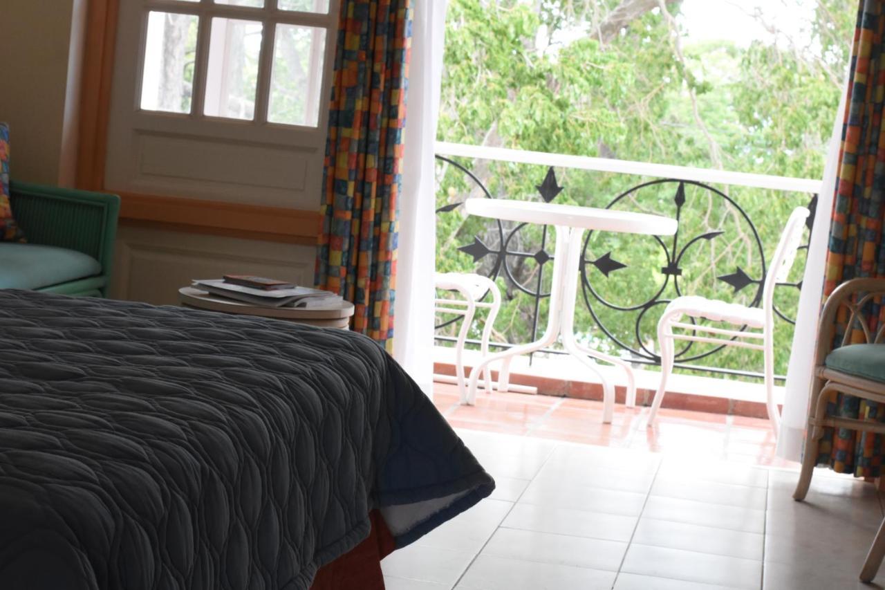 Hotel Pommarine Bridgetown Kültér fotó