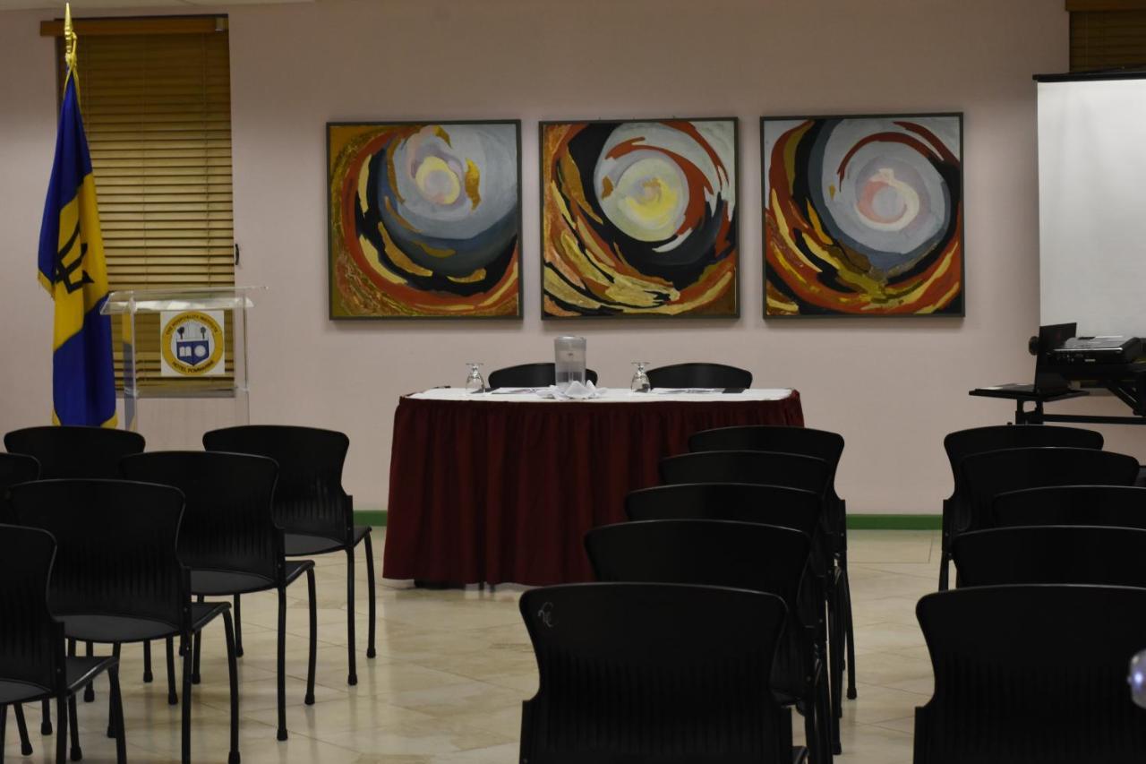 Hotel Pommarine Bridgetown Kültér fotó
